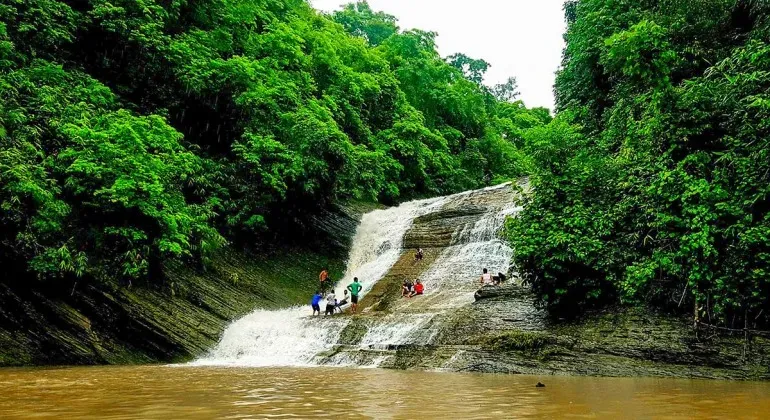 ছাগোলকান্দা জলপ্রপাত চট্টগ্রাম