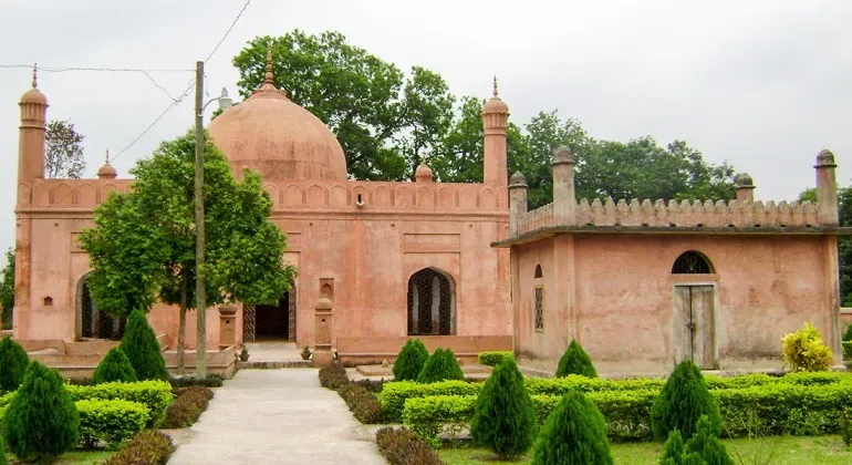 Hazrat Shah Niyamatullahs Shrine