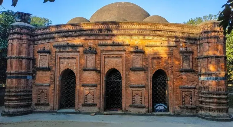 Khoniadighi Mosque Chapainawabganj