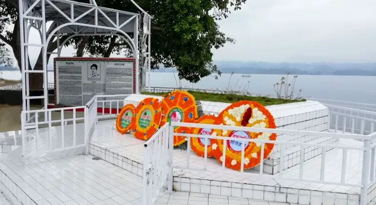 Munshi Abdur Rauf Monument