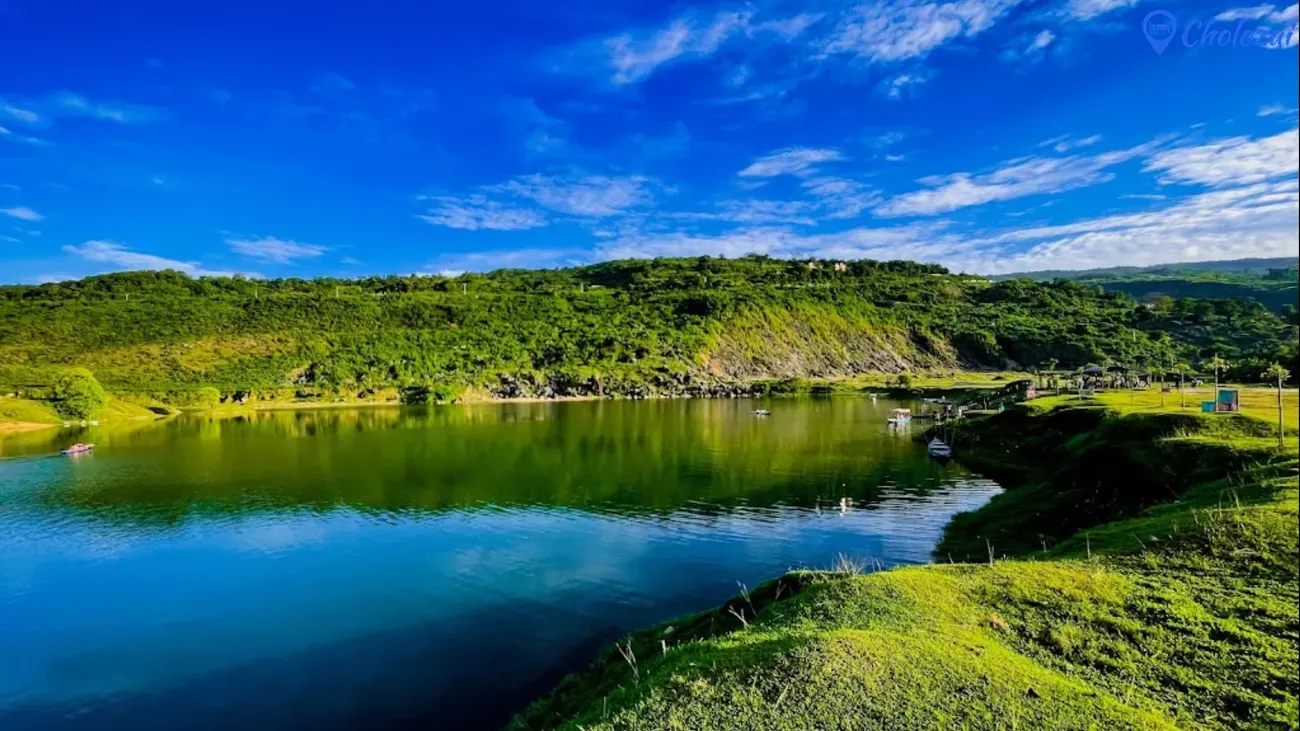 Niladri Limestone Lake