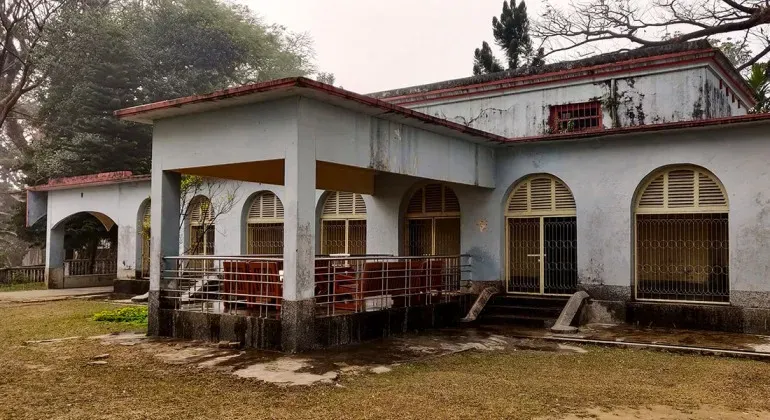 Tetulia Zila Parishad Dak Bungalow